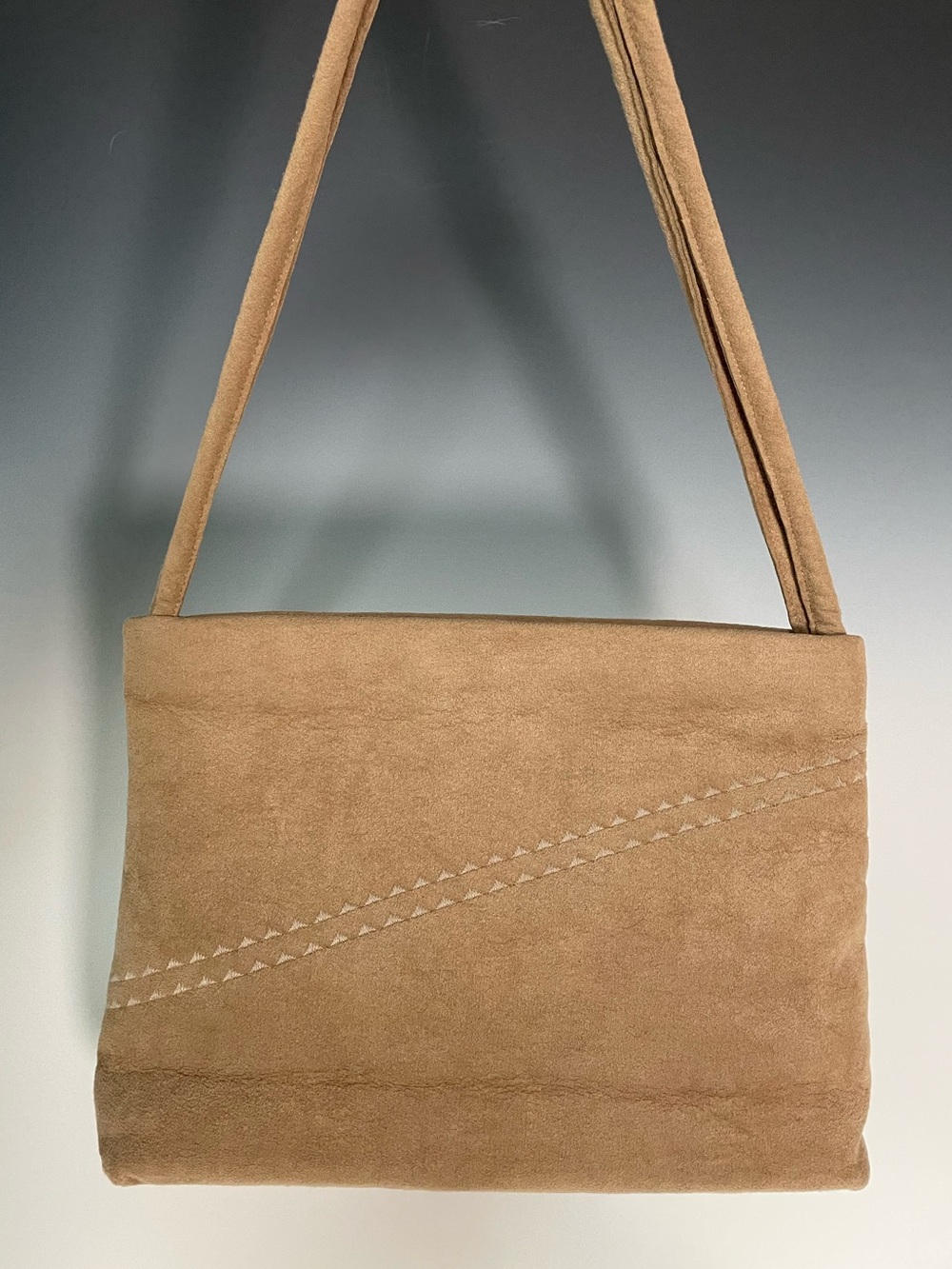 Vintage 1960s/70s Letisse Suede Hinge-Frame Shoulder Bag in Excellent condition